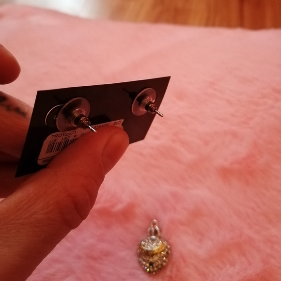 Juicy Couture Jewelry set (Earrings and pendant) - Picture 4 of 6